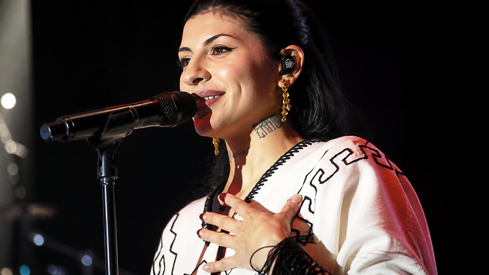 Claves de la lectura de Cazzu y los covers de Selena