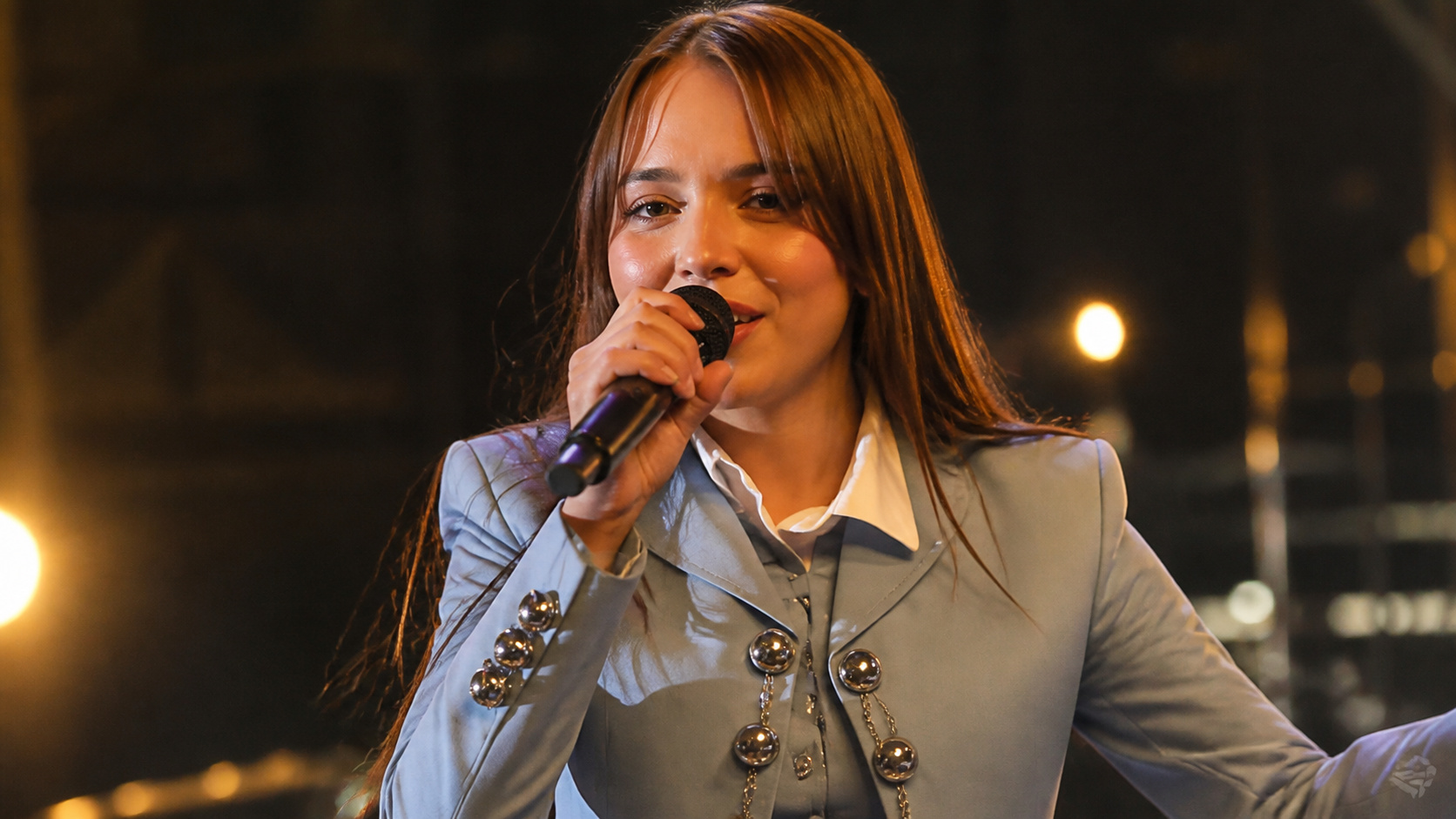 Claves de Majo nominación Premios Juventud según el video